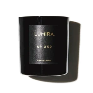 LUMIRA 經典黑瓶蠟燭 No.352 Leather & Cedar 皮革雪松 300g
